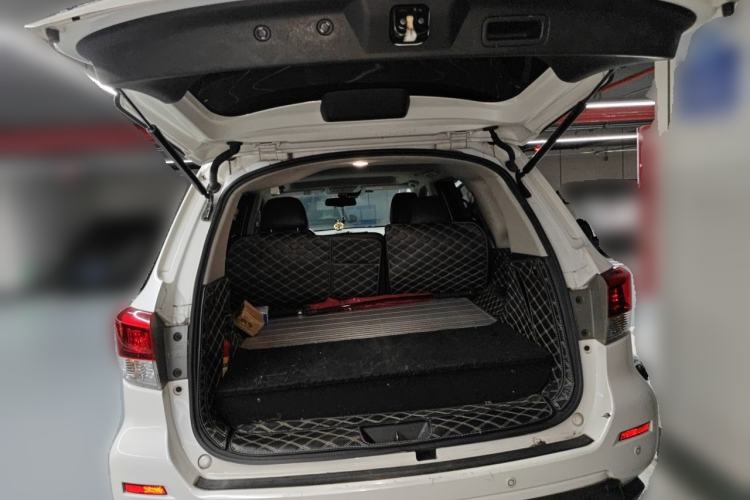 Used Nissan Terra 2018 2.5L Automatic 4x4 Flagship Edition Trunk