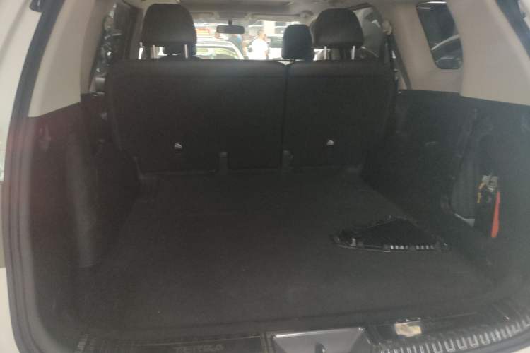 Used Nissan Terra 2018 2.5L Automatic 2WD Luxury Edition Trunk