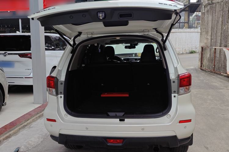 Used Nissan Terra 2018 2.5L Automatic 2WD Smart Enjoyment Version Trunk