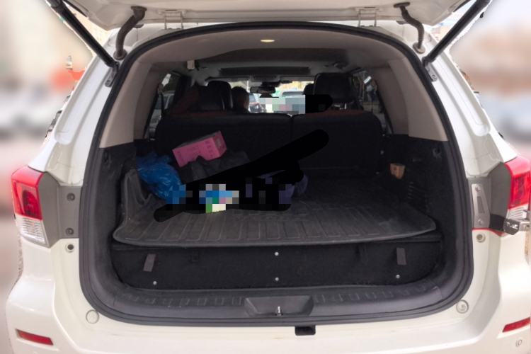 Used Nissan Terra 2018 2.5L Automatic 4x4 Flagship Edition Trunk