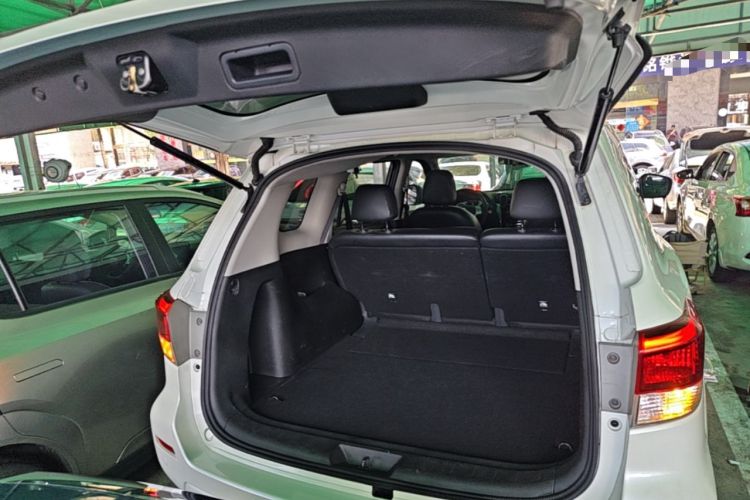 Used Nissan Terra 2018 2.5L Automatic 2WD Luxury Edition Trunk