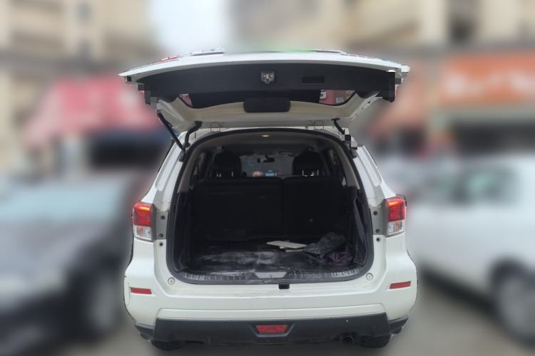 Used Nissan Terra 2018 2.5L Manual Two-Wheel Drive Elite Edition Trunk
