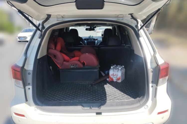 Used Nissan Terra 2018 2.5L Automatic 4x4 Flagship Edition Trunk
