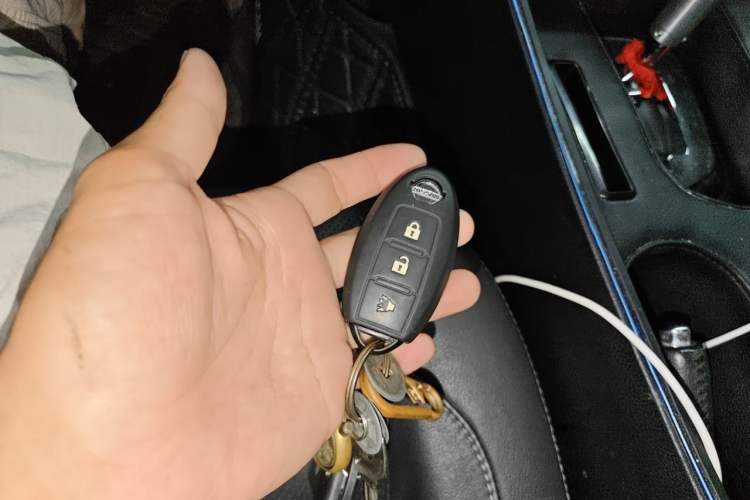 Used Nissan Terra 2018 2.5L Automatic 4x4 Flagship Edition Vehicle Key