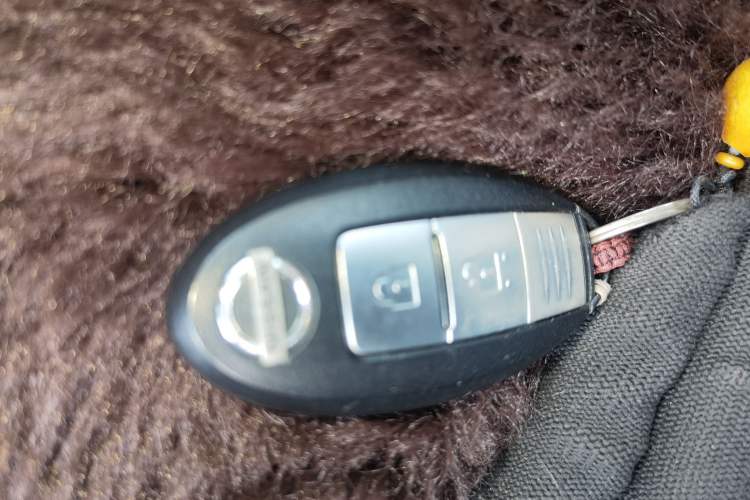Used Nissan Terra 2018 2.5L Automatic 4x4 Luxury Edition Vehicle Key