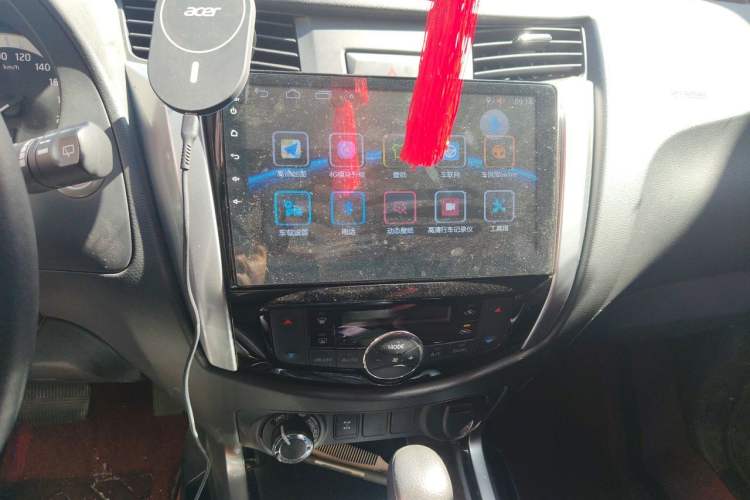 Used Nissan Terra 2018 2.5L Automatic 4x4 Luxury Edition Audio And AC Panel