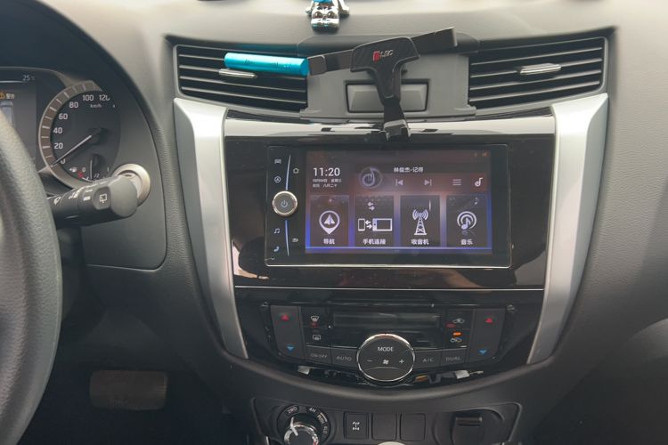 Used Nissan Terra 2018 2.5L Automatic 4x4 Luxury Edition Audio And AC Panel