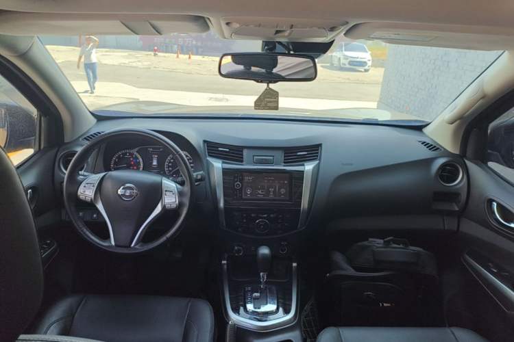 Used Nissan Terra 2018 2.5L Automatic 4x4 Flagship Edition Center Console