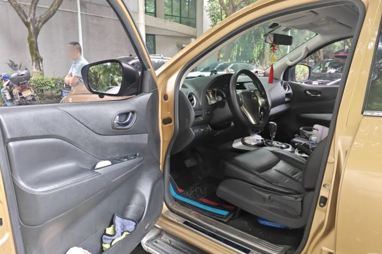 Used Nissan Terra 2018 2.5L Automatic 2WD Luxury Edition Driver Seat