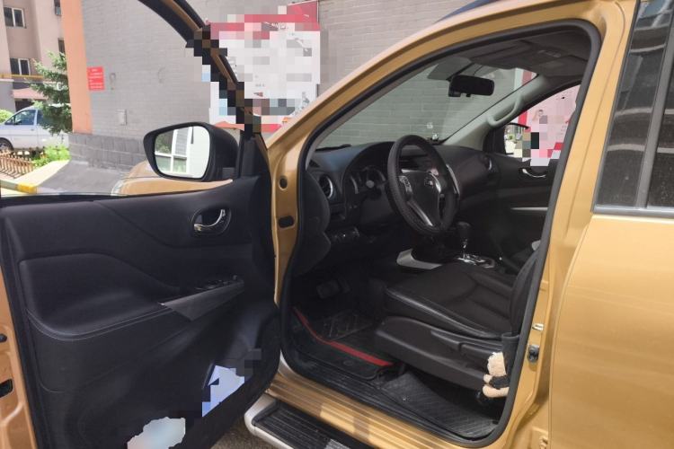 Used Nissan Terra 2018 2.5L Automatic 4x4 Luxury Edition Driver Seat