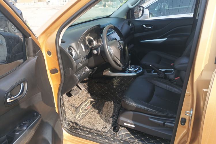 Used Nissan Terra 2018 2.5L Automatic 2WD Luxury Edition Driver Seat