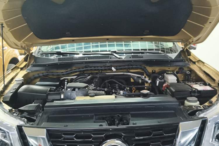Used Nissan Terra 2018 2.5L Automatic 2WD Smart Enjoyment Version Engine Bay