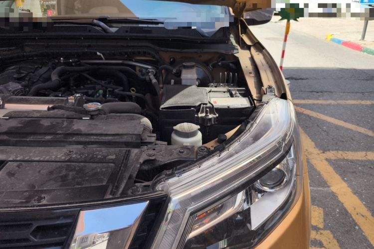 Used Nissan Terra 2018 2.5L Automatic 4x4 Luxury Edition Engine Bay Left