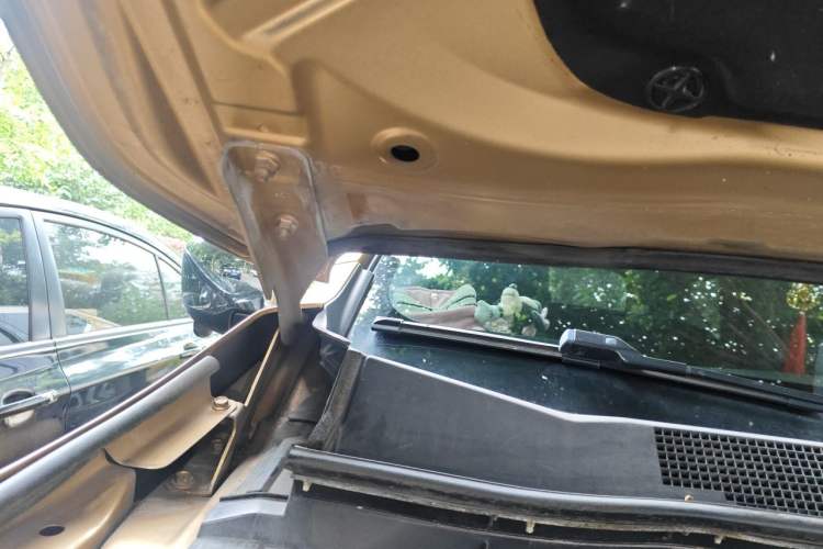 Used Nissan Terra 2018 2.5L Automatic 2WD Luxury Edition Engine Bay Right