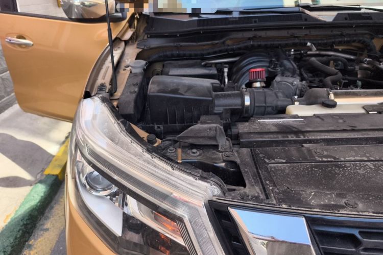 Used Nissan Terra 2018 2.5L Automatic 4x4 Luxury Edition Engine Bay Right