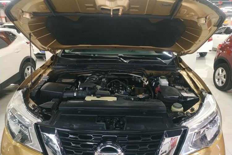 Used Nissan Terra 2018 2.5L Automatic 4x4 Luxury Edition Engine Bay
