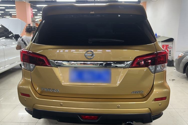 Used Nissan Terra 2018 2.5L Automatic 4x4 Luxury Edition Exterior 4
