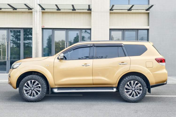 Used Nissan Terra 2018 2.5L Automatic 4x4 Luxury Edition Exterior 4