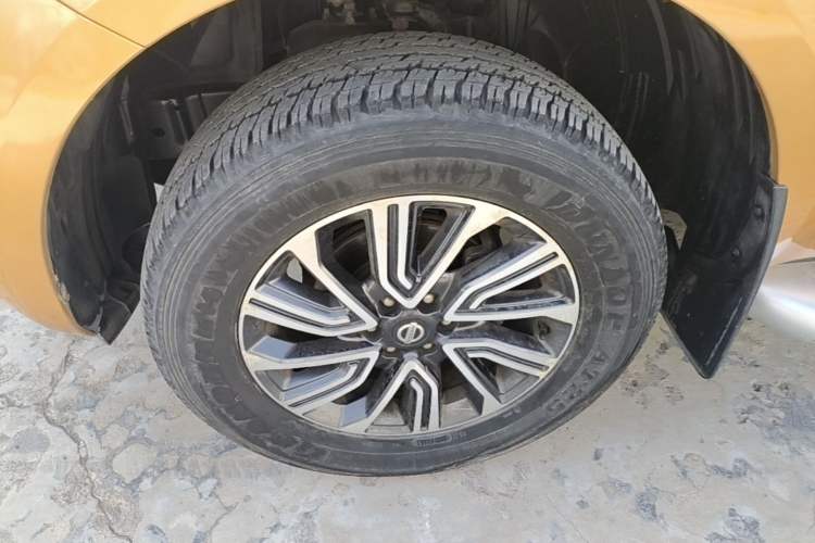 Used Nissan Terra 2018 2.5L Automatic 4x4 Flagship Edition Exterior 4