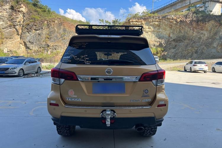 Used Nissan Terra 2018 2.5L Automatic 4x4 Luxury Edition Exterior 4