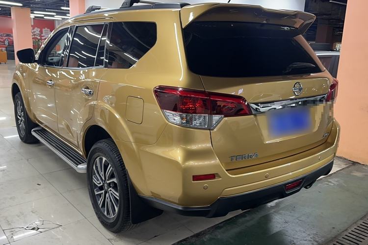 Used Nissan Terra 2018 2.5L Automatic 4x4 Luxury Edition Exterior 5
