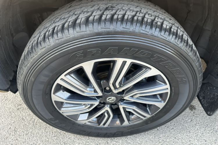 Used Nissan Terra 2018 2.5L Manual Two-Wheel Drive Elite Edition Exterior 6