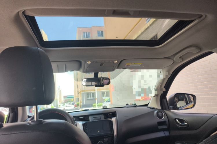 Used Nissan Terra 2018 2.5L Automatic 4x4 Luxury Edition Headliner