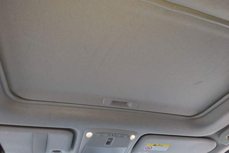 Used Nissan Terra 2018 2.5L Automatic 4x4 Luxury Edition Headliner