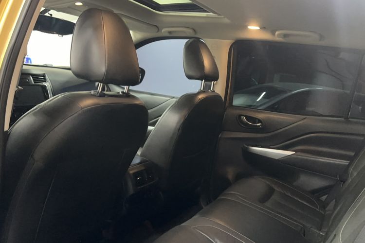 Used Nissan Terra 2018 2.5L Automatic 4x4 Luxury Edition Interior 1