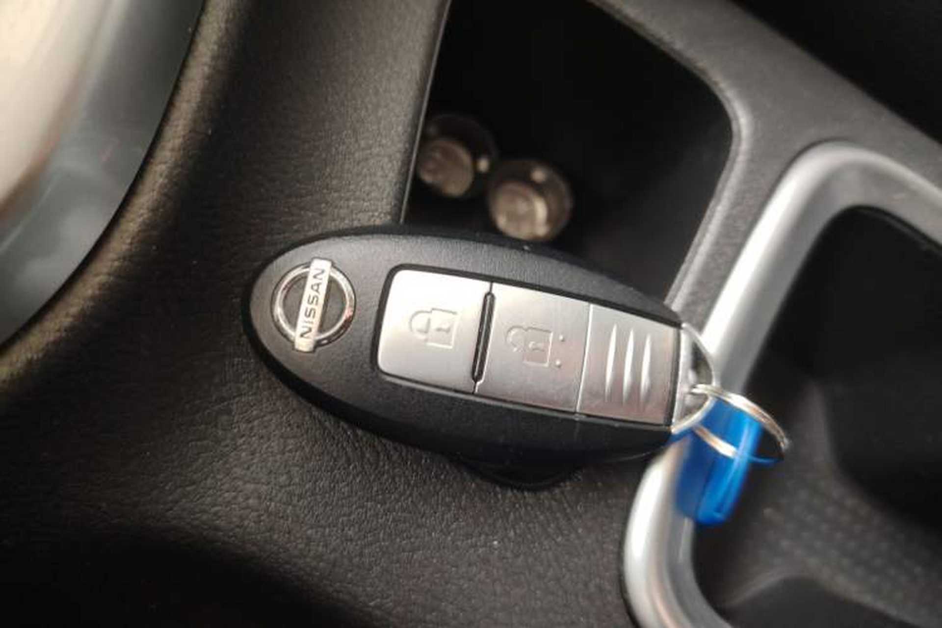 Used Nissan Terra 2018 2.5L Automatic 4x4 Luxury Edition Interior 1