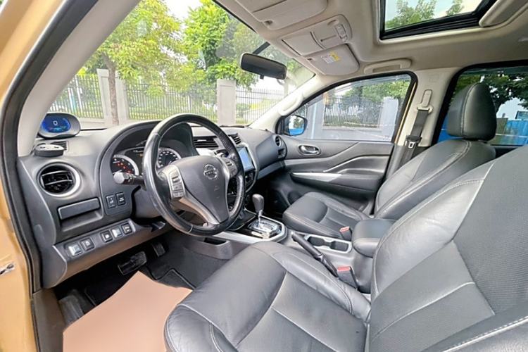 Used Nissan Terra 2018 2.5L Automatic 4x4 Luxury Edition Interior 3