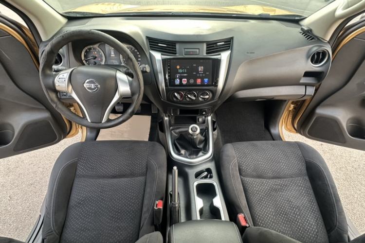 Used Nissan Terra 2018 2.5L Manual Two-Wheel Drive Elite Edition Interior 3