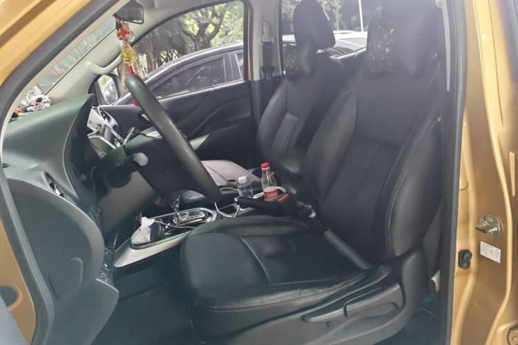 Used Nissan Terra 2018 2.5L Automatic 2WD Luxury Edition Left Front Seat
