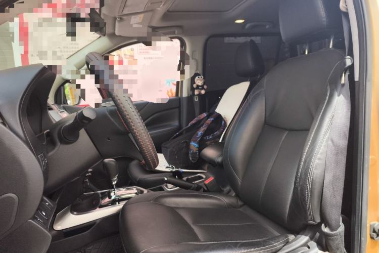 Used Nissan Terra 2018 2.5L Automatic 4x4 Luxury Edition Left Front Seat