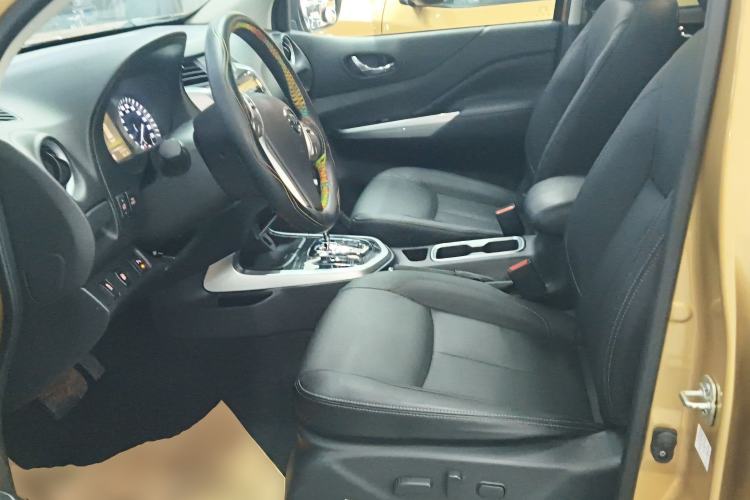 Used Nissan Terra 2018 2.5L Automatic 2WD Smart Enjoyment Version Left Front Seat