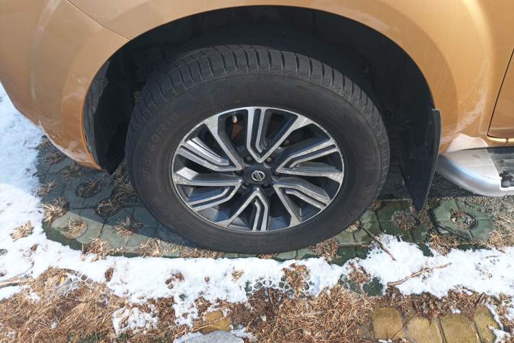 Used Nissan Terra 2018 2.5L Automatic 2WD Luxury Edition Left Front Wheel Hub