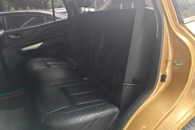 Used Nissan Terra 2018 2.5L Automatic 2WD Luxury Edition Left Rear Seat