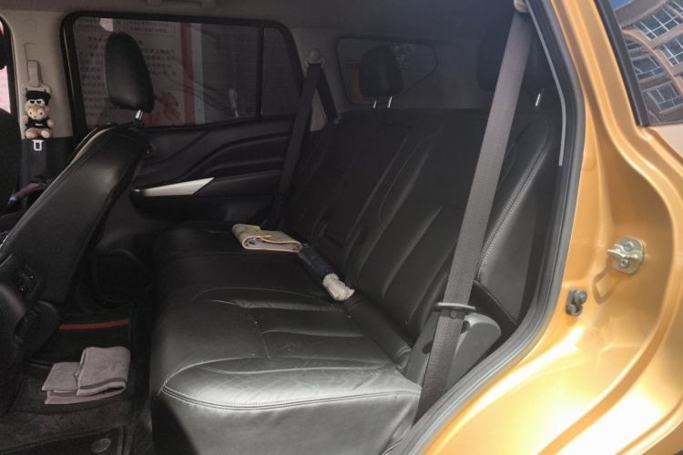 Used Nissan Terra 2018 2.5L Automatic 4x4 Luxury Edition Left Rear Seat