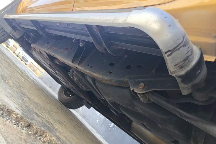 Used Nissan Terra 2018 2.5L Automatic 4x4 Flagship Edition Left Side Sill