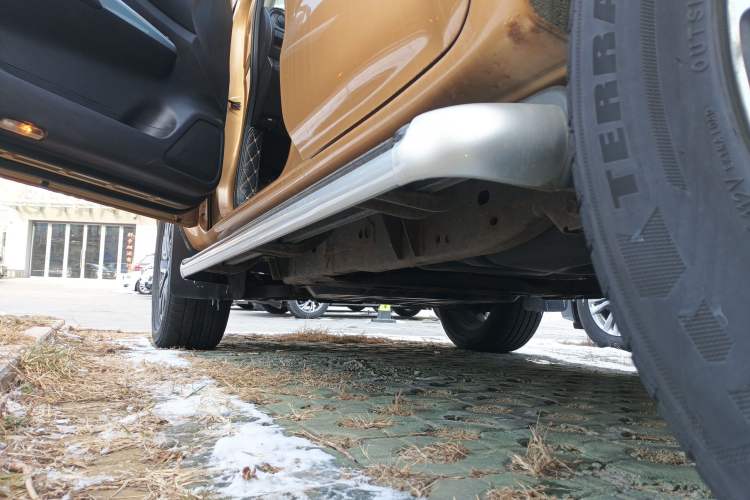 Used Nissan Terra 2018 2.5L Automatic 2WD Luxury Edition Left Side Sill