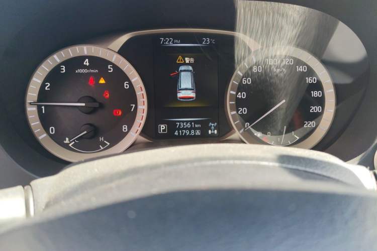 Used Nissan Terra 2018 2.5L Automatic 4x4 Luxury Edition Odometer Close Up