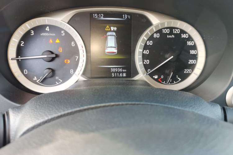 Used Nissan Terra 2018 2.5L Manual Two-Wheel Drive Elite Edition Odometer Close Up