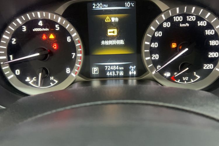Used Nissan Terra 2018 2.5L Automatic 4x4 Luxury Edition Odometer Close Up