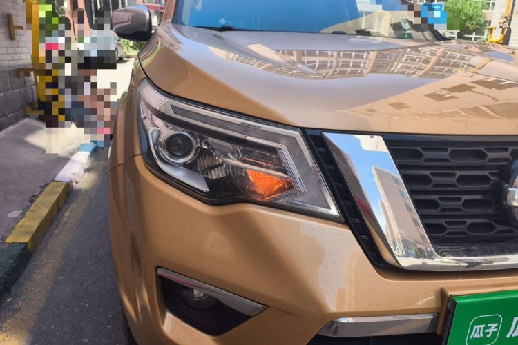 Used Nissan Terra 2018 2.5L Automatic 4x4 Luxury Edition Right Front Headlight