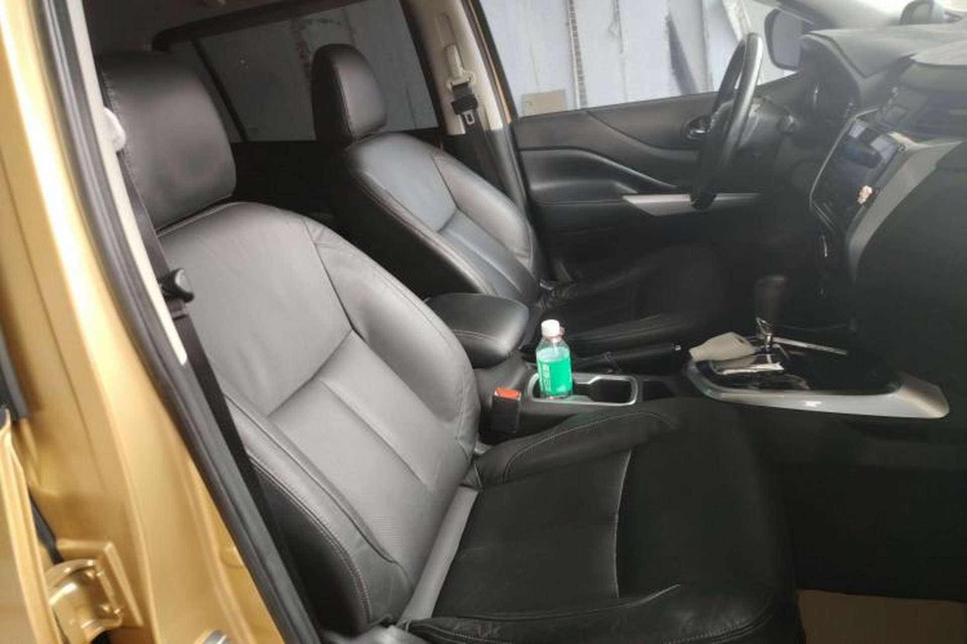 Used Nissan Terra 2018 2.5L Automatic 4x4 Luxury Edition Right Front Seat