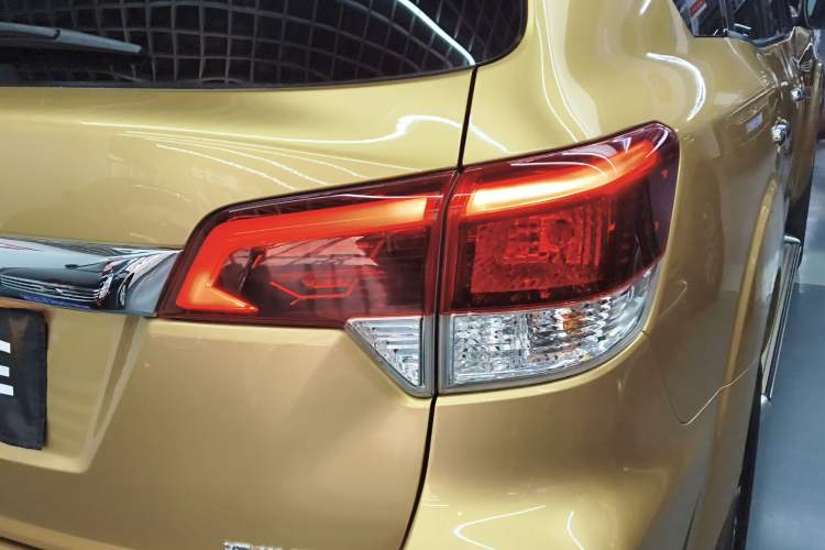 Used Nissan Terra 2018 2.5L Automatic 2WD Smart Enjoyment Version Right Rear Taillight