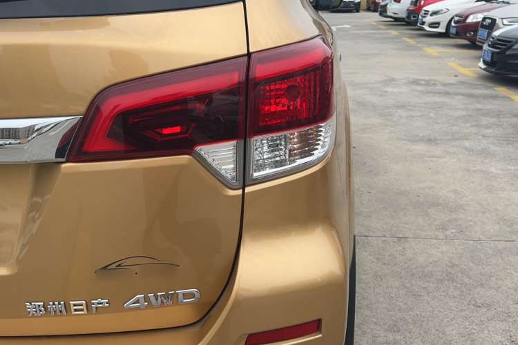 Used Nissan Terra 2018 2.5L Automatic 4x4 Luxury Edition Right Rear Taillight