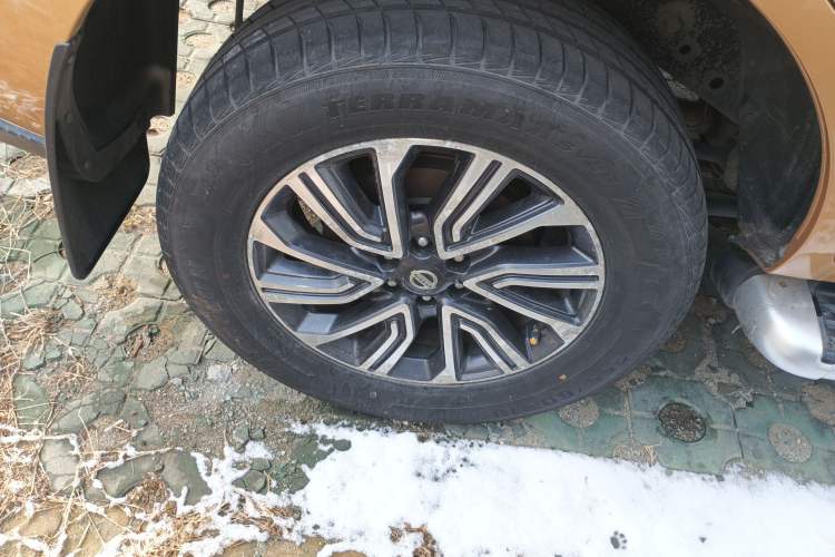 Used Nissan Terra 2018 2.5L Automatic 2WD Luxury Edition Right Rear Wheel Hub