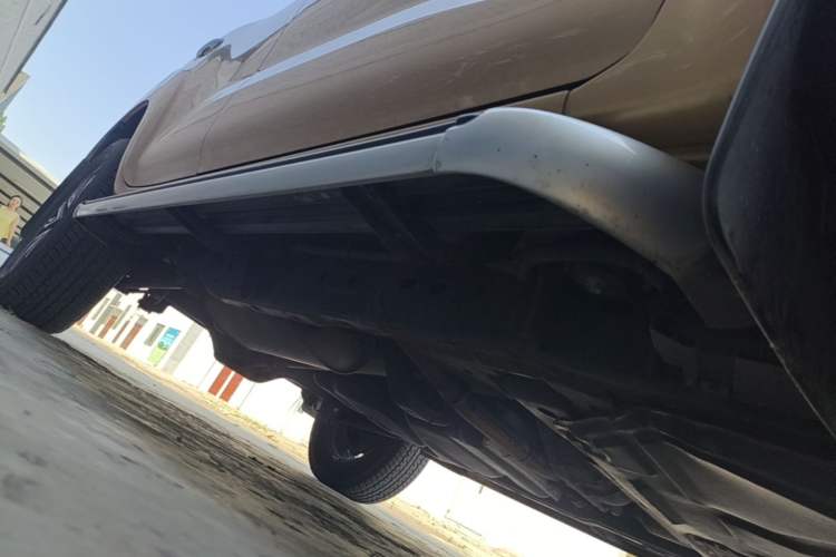 Used Nissan Terra 2018 2.5L Automatic 4x4 Flagship Edition Right Side Sill