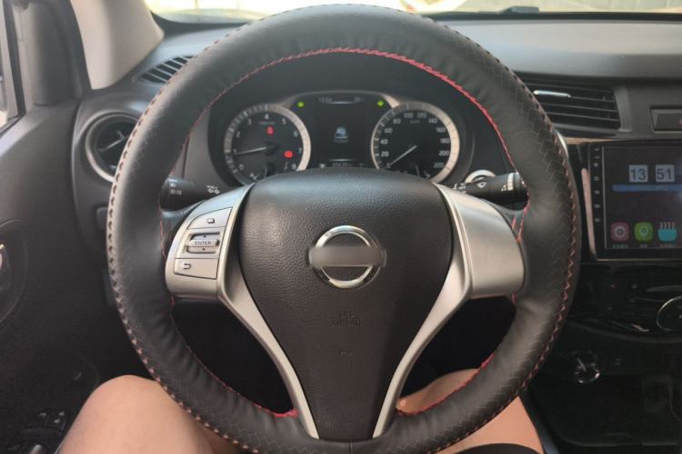 Used Nissan Terra 2018 2.5L Automatic 4x4 Luxury Edition Steering Wheel